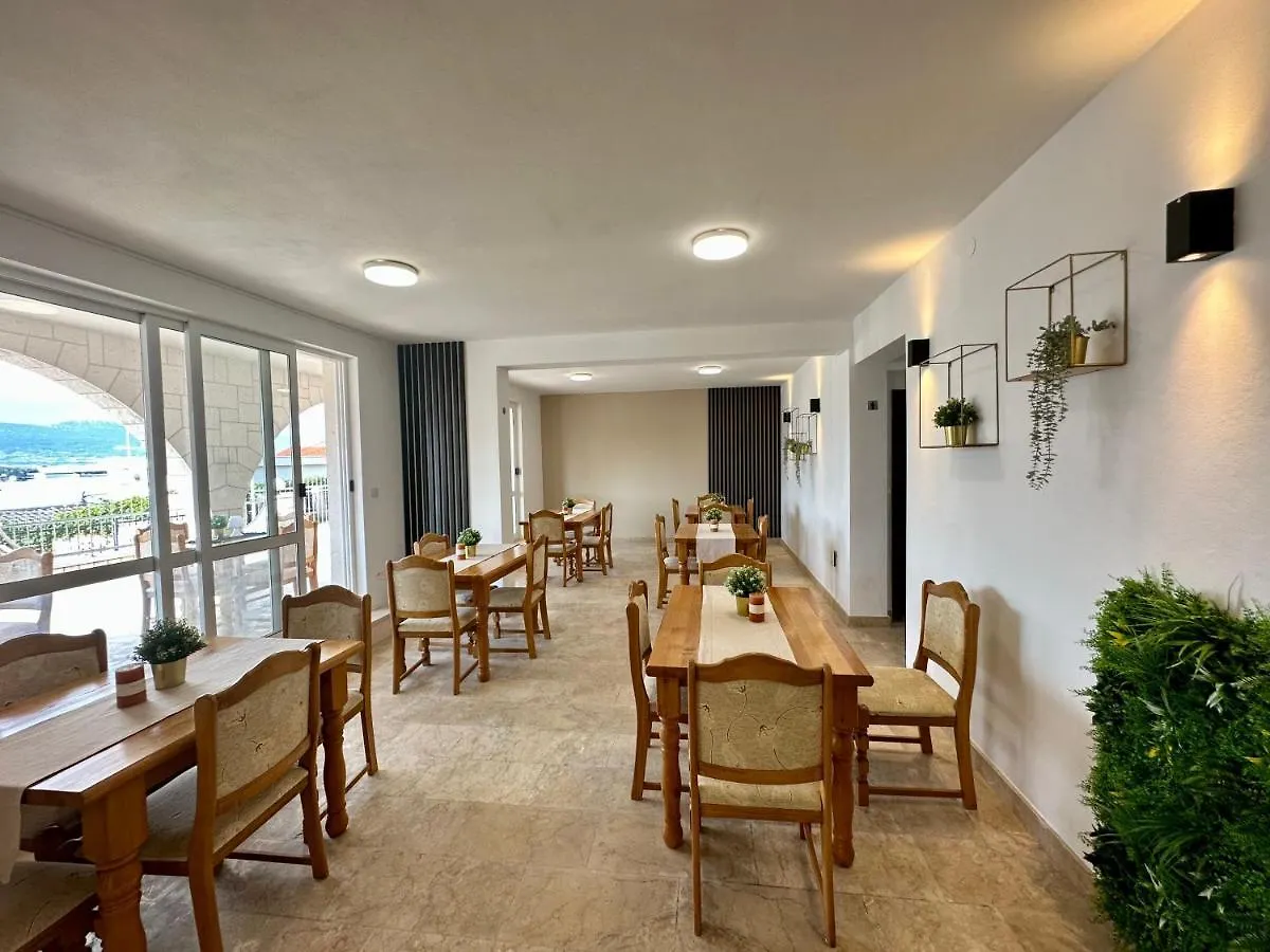 Hotel Buenavista Beach House Trogir Mastrinka Hırvatistan