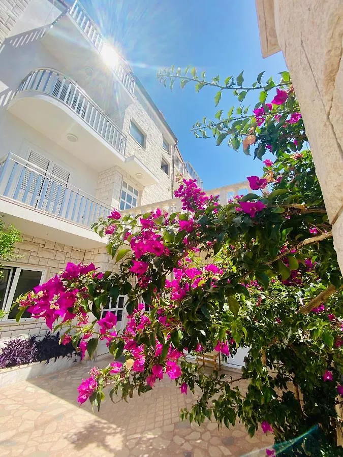 Hotel Buenavista Beach House Trogir 3*, Mastrinka Croatia