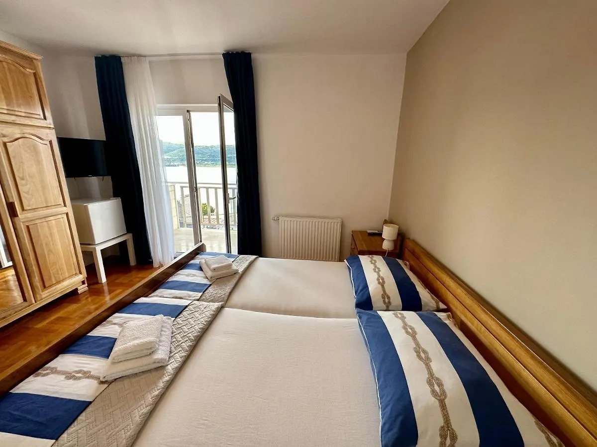Hotel Buenavista Beach House Trogir Mastrinka 3*,  크로아티아